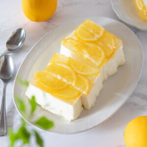 パウンド型で★はちみつレモンのレアチーズケーキのレシピと作り方。 料理研究家・フードコーディネーター藤井玲子のレシピと料理写真。れこれしぴ