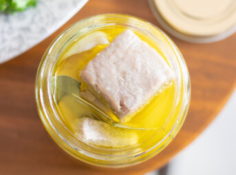 作ってみよう！自家製ツナのレシピと作り方。スタイリングと料理写真の撮り方。 料理研究家・フードコーディネーター藤井玲子のレシピと料理写真。れこれしぴ