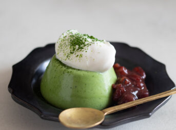 抹茶のババロアのレシピと作り方。スタイリングと料理写真の撮り方。 料理研究家・フードコーディネーター藤井玲子のレシピと料理写真。れこれしぴ