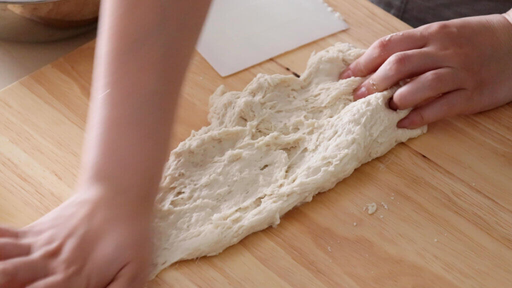しっとりもちもち♡基本の山型食パンのレシピと作り方。スタイリングと料理写真の撮り方。 料理研究家・フードコーディネーター藤井玲子のレシピと料理写真。れこれしぴ