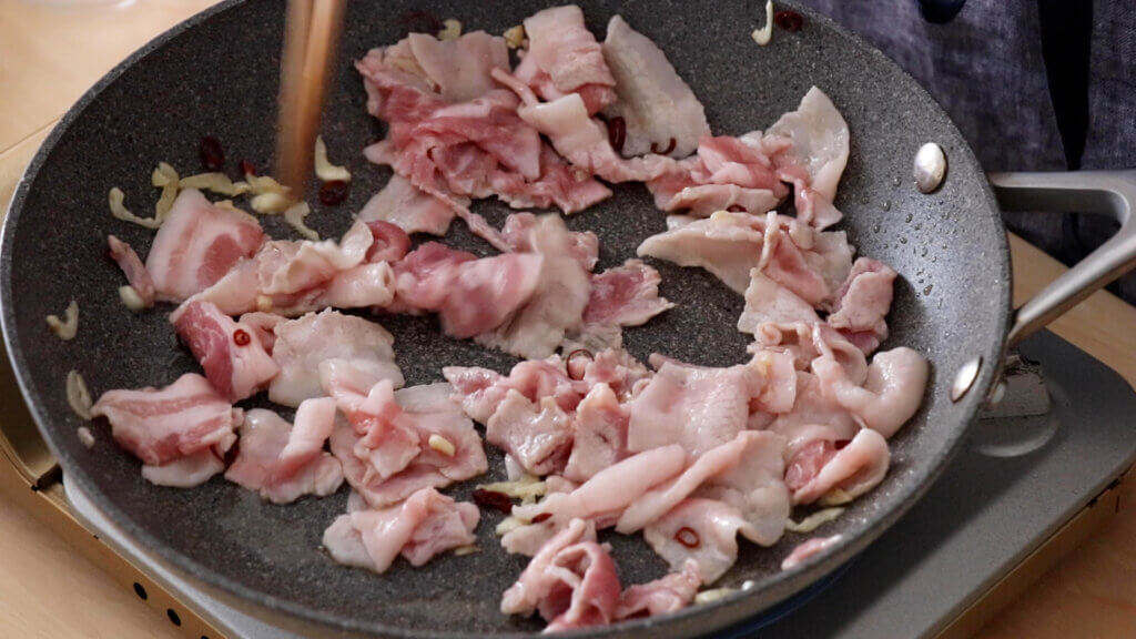 なすと豚バラのオイスター炒めのレシピと作り方。スタイリングと料理写真の撮り方。 料理研究家・フードコーディネーター藤井玲子のレシピと料理写真。れこれしぴ