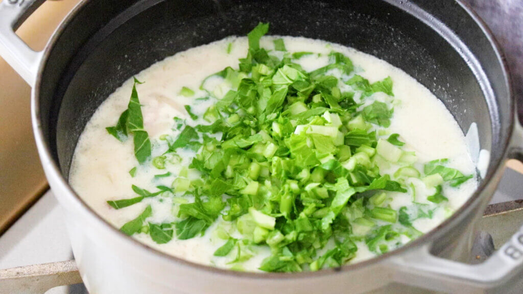葉まで使い切り♪かぶとベーコンの豆乳スープのレシピと作り方。料理研究家・フードコーディネーター藤井玲子のレシピと料理写真。れこれしぴ