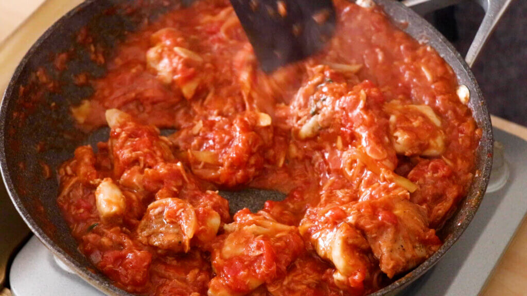 こくうま♡チキンとツナのトマト煮込みのレシピと作り方。料理研究家・フードコーディネーター藤井玲子のレシピと料理写真。れこれしぴ