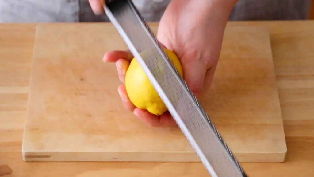 甘酸っぱい♪レモンとホワイトチョコのマフィンのレシピと作り方。料理研究家・フードコーディネーター藤井玲子のレシピと料理写真。れこれしぴ