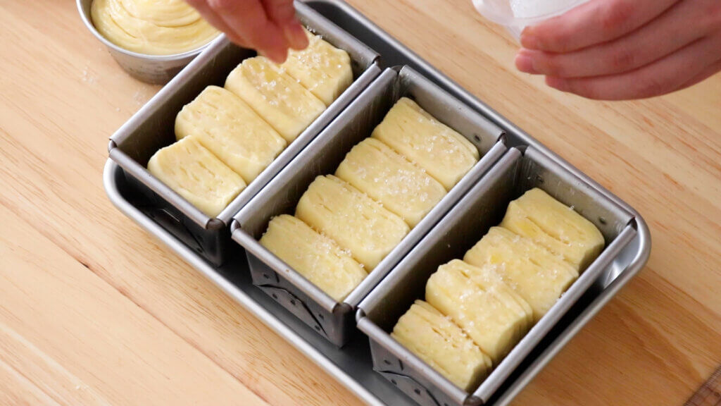 ミニ食パン型で作るバターフレーキーのレシピと作り方。料理研究家・フードコーディネーター藤井玲子のレシピと料理写真。れこれしぴ