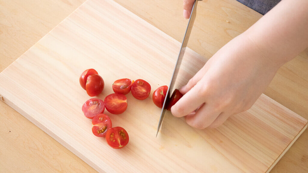 ハーブ香る♪プチトマトとツナのパスタのレシピと作り方。料理研究家・フードコーディネーター藤井玲子のレシピと料理写真。れこれしぴ