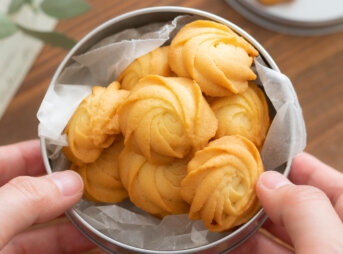 バニラの絞り出しクッキーのレシピと作り方。料理研究家・フードコーディネーター藤井玲子のレシピと料理写真。れこれしぴ