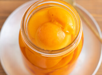 あんずのシロップ漬けのレシピと作り方。料理研究家・フードコーディネーター藤井玲子のレシピと料理写真。れこれしぴ