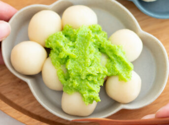 お豆腐入りでもっちり食感♪ずんだ白玉のレシピと作り方。料理研究家・フードコーディネーター藤井玲子のレシピと料理写真。れこれしぴ