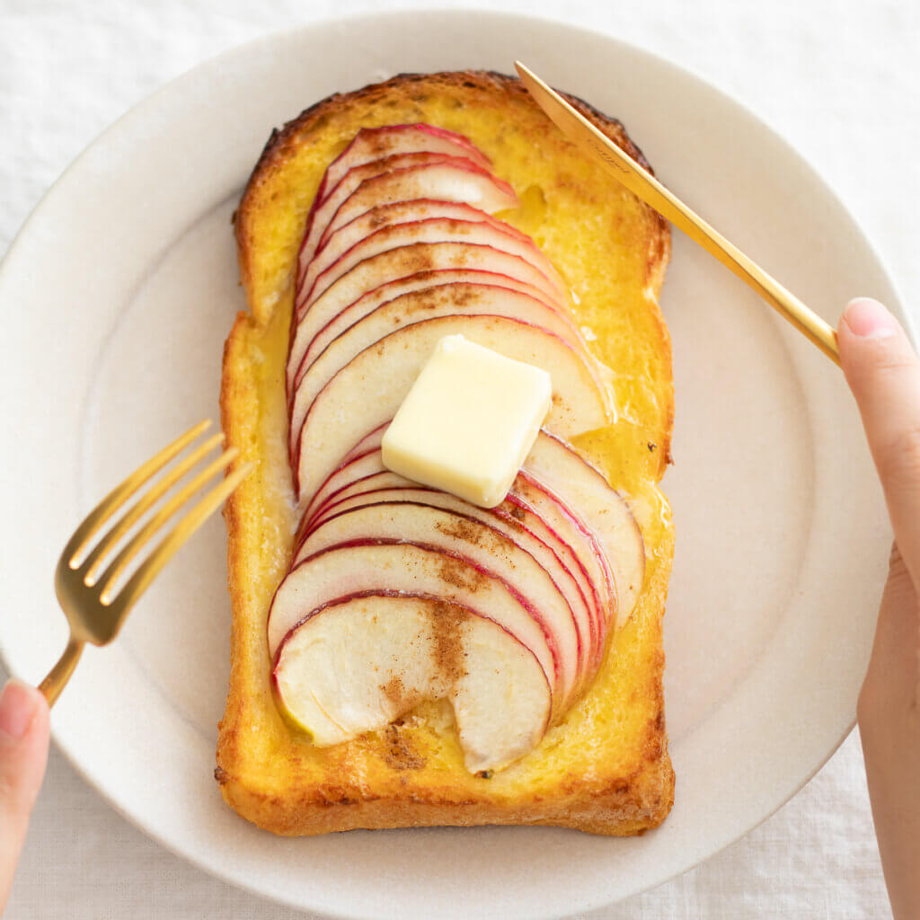 トースターでほったらかし♪りんごのフレンチトーストのレシピと作り方。料理研究家・フードコーディネーター藤井玲子のレシピと料理写真。れこれしぴ