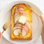 トースターでほったらかし♪りんごのフレンチトーストのレシピと作り方。料理研究家・フードコーディネーター藤井玲子のレシピと料理写真。れこれしぴ
