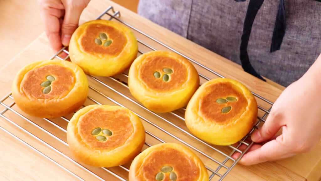 ほくほく♪かぼちゃの平焼きあんパンのレシピと作り方。料理研究家・フードコーディネーター藤井玲子のレシピと料理写真。れこれしぴ