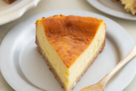 とろける口溶け♪ベイクドチーズケーキのレシピと作り方。料理研究家・フードコーディネーター藤井玲子のレシピと料理写真。れこれしぴ