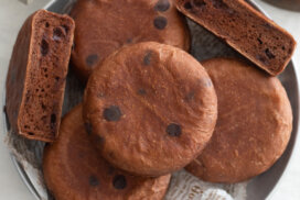 チョコレートのイングリッシュマフィンのレシピと作り方。料理研究家・フードコーディネーター藤井玲子のレシピと料理写真。れこれしぴ