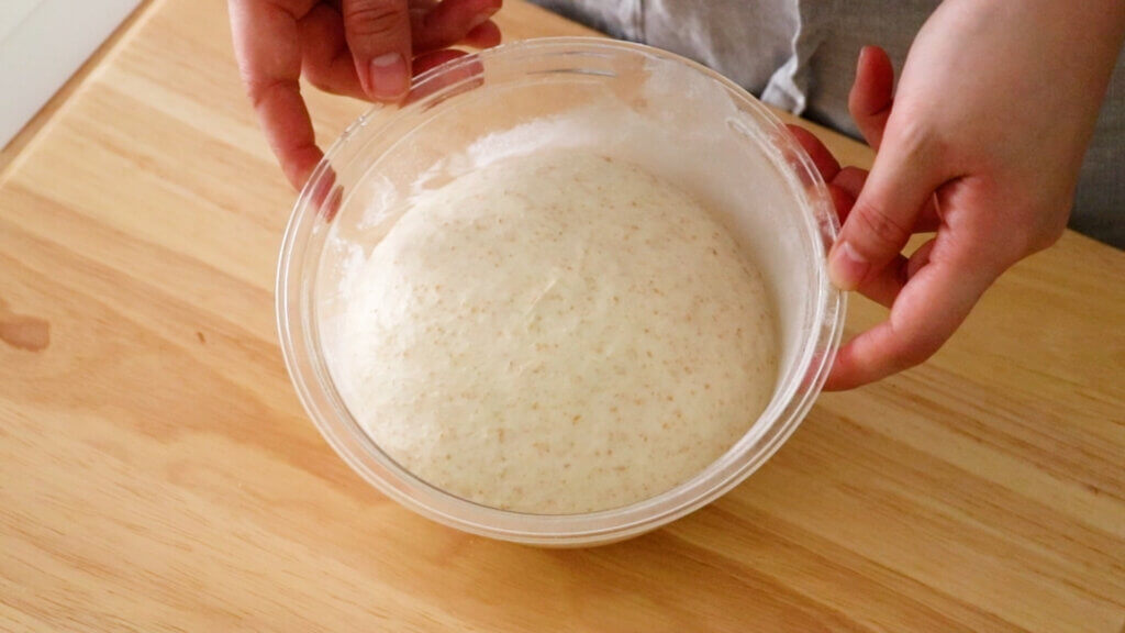 ツナとオリーブのチーズツイストパンのレシピと作り方。料理研究家・フードコーディネーター藤井玲子のレシピと料理写真。れこれしぴ