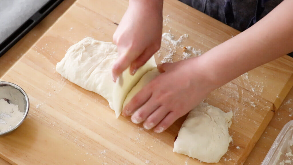 こねずに作る♪キャラメルナッツの切りっぱなしパンのレシピと作り方。料理研究家・フードコーディネーター藤井玲子のレシピと料理写真。れこれしぴ