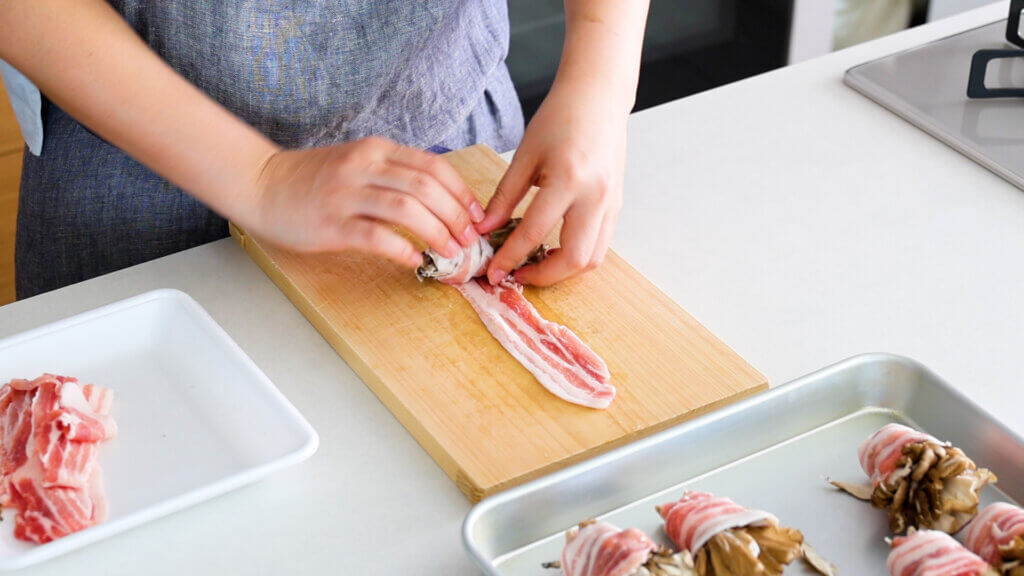 甘辛味でごはんが進む！まいたけの肉巻きのレシピと作り方。料理研究家・フードコーディネーター藤井玲子のレシピサイト。れこれしぴ