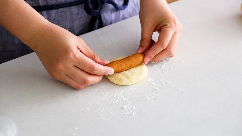 朝ごはんやおやつにぴったり！ひとくちウィンナーパンのレシピと作り方。料理研究家・フードコーディネーター藤井玲子のレシピサイト。れこれしぴ