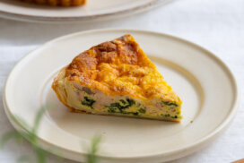 パイシートで簡単！秋鮭とほうれん草のキッシュのレシピと作り方。料理研究家・フードコーディネーター藤井玲子のレシピサイト。れこれしぴ