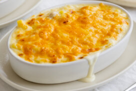 ホワイトソースから丁寧に作る 基本のチキンマカロニグラタンのレシピと作り方。料理研究家・フードコーディネーター藤井玲子のレシピサイト。れこれしぴ