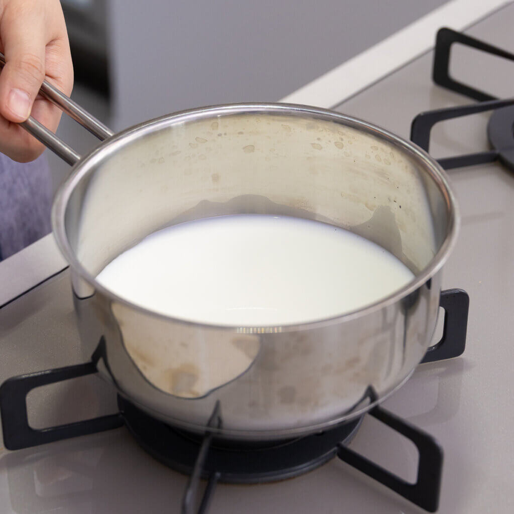 リッチな味わい◎アングレーズ仕立てのチョコレートアイスのレシピと作り方。料理研究家・フードコーディネーター藤井玲子のレシピサイト。れこれしぴ