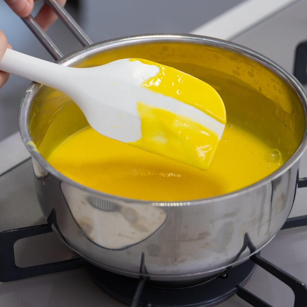 リッチな味わい◎アングレーズ仕立てのチョコレートアイスのレシピと作り方。料理研究家・フードコーディネーター藤井玲子のレシピサイト。れこれしぴ