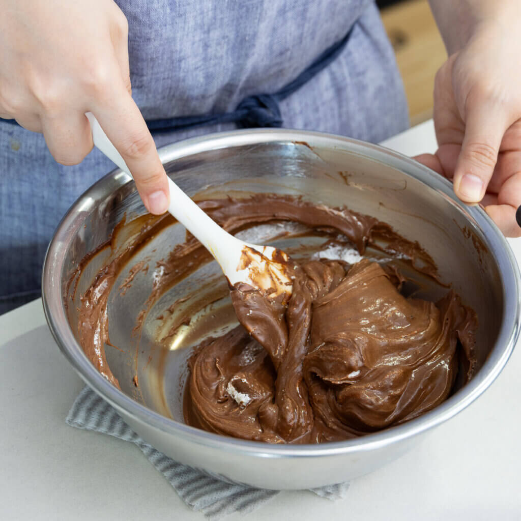リッチな味わい◎アングレーズ仕立てのチョコレートアイスのレシピと作り方。料理研究家・フードコーディネーター藤井玲子のレシピサイト。れこれしぴ