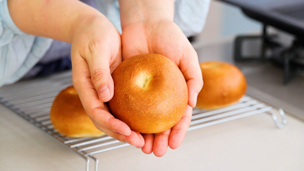 もちふか食感♩簡単まんまるベーグルのレシピと作り方。料理研究家・フードコーディネーター藤井玲子のレシピサイト。れこれしぴ