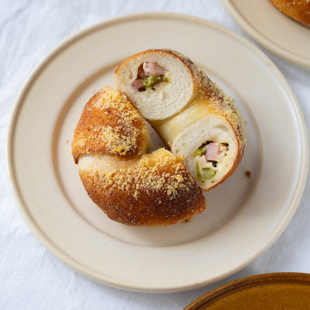 アスパラベーコンのもっちりベーグル